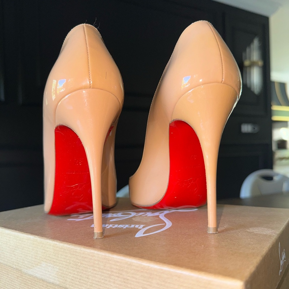 Authentic Nude Louboutin pigalle follies size US 7